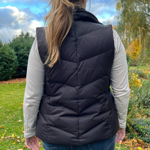 Banana Republic Black Vest, Size M - Picture 1 of 7